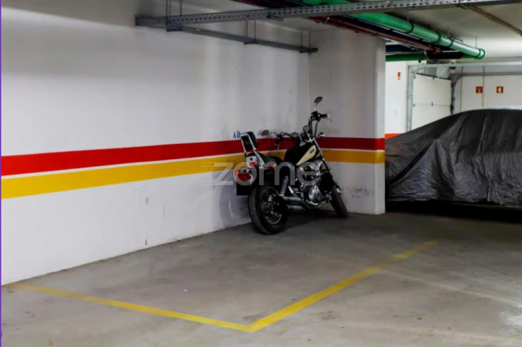 Garagem para Venda em Portimão Foto 1