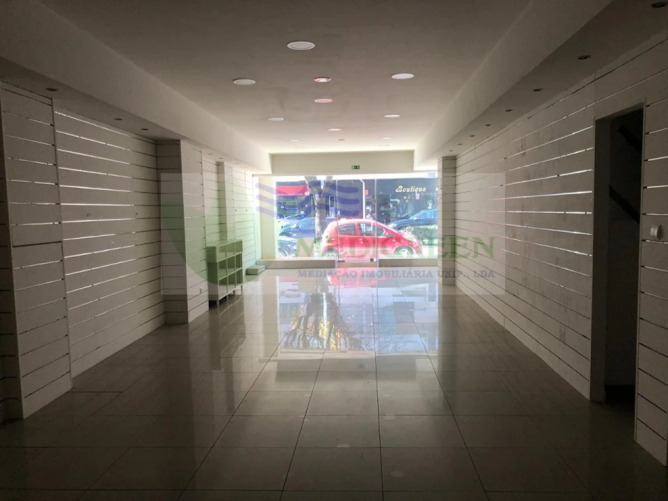 Loja para Venda em Vila Chã, Codal e Vila Cova de Perrinho Foto 2