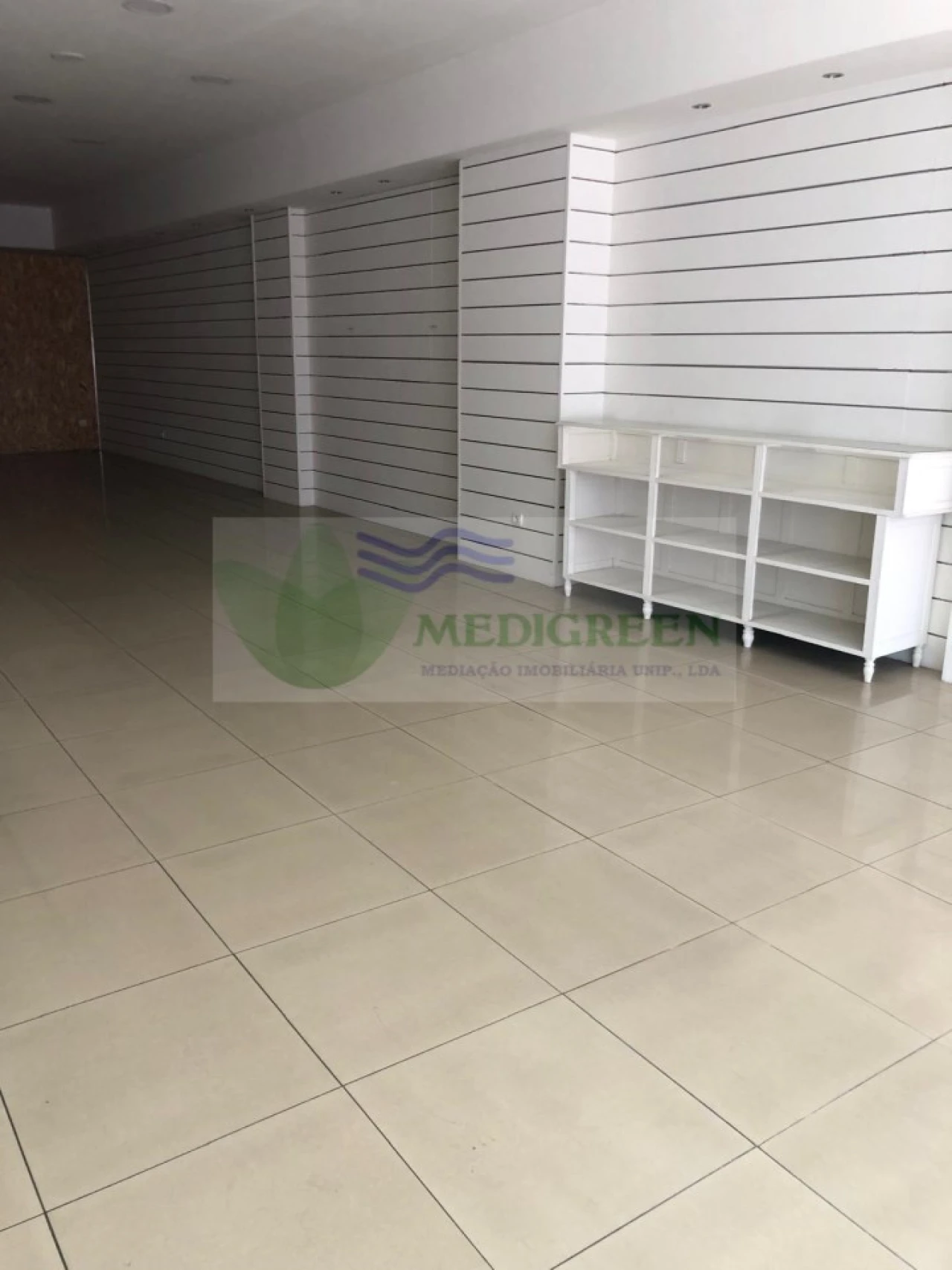 Loja para Venda em Vila Chã, Codal e Vila Cova de Perrinho Foto 4