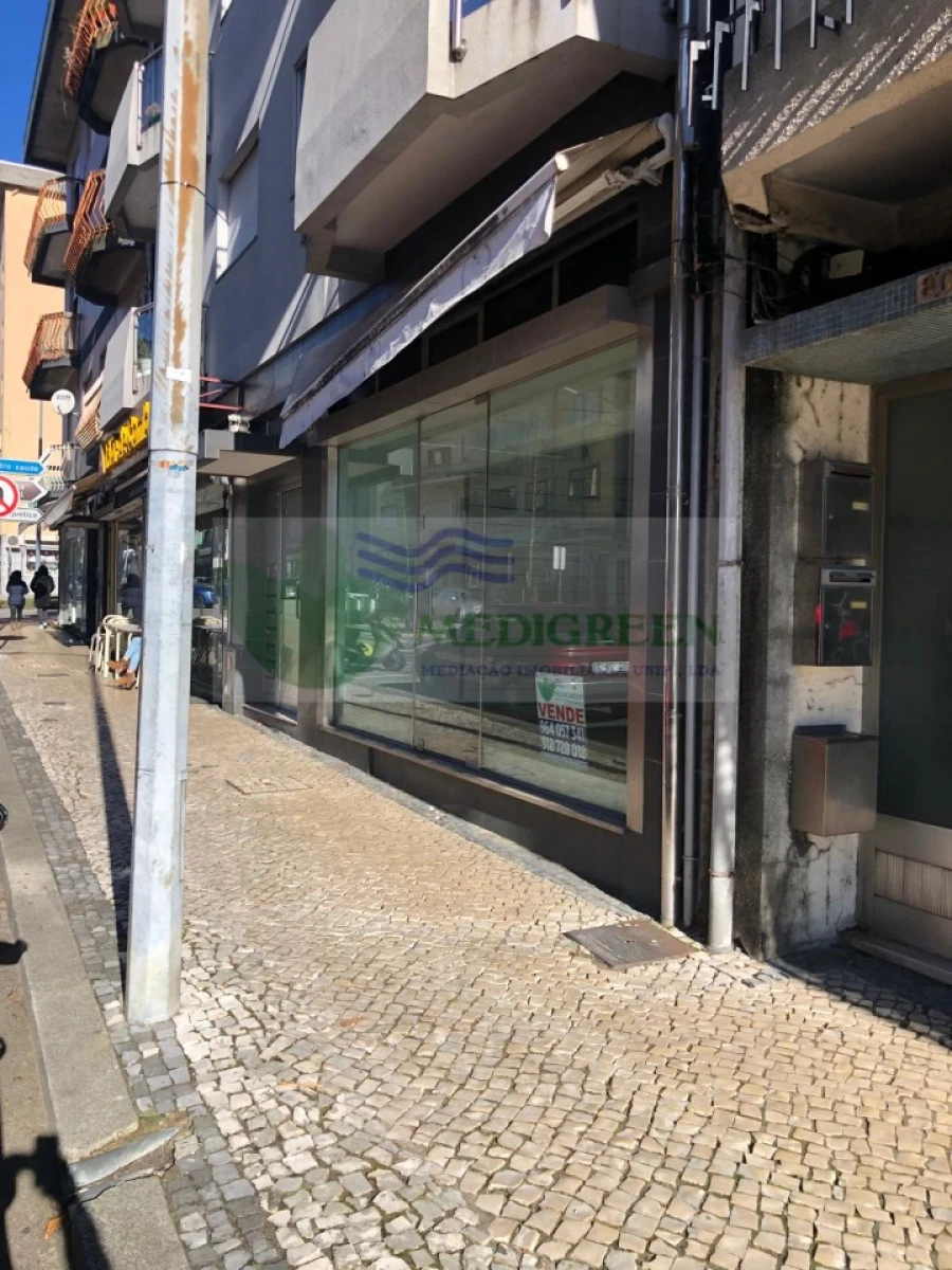 Loja para Arrendamento em Vila Chã, Codal e Vila Cova de Perrinho