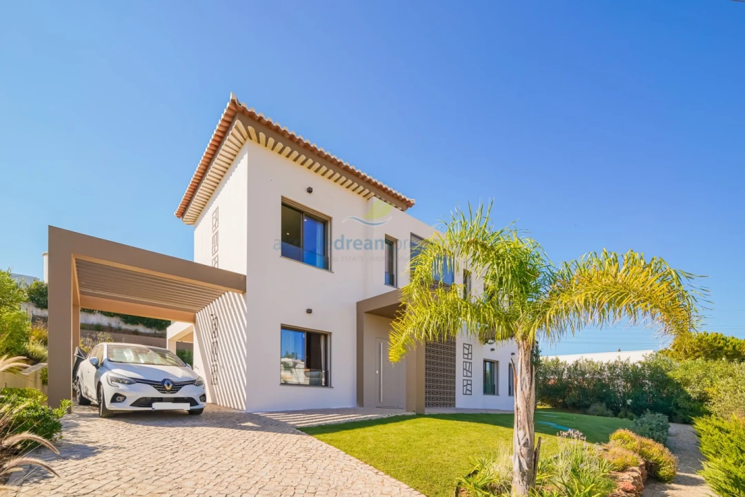 Moradia T5 para Venda em Albufeira e Olhos de Água Foto 2