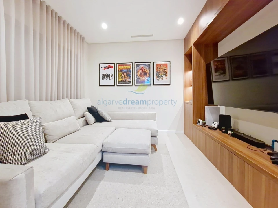 Moradia T5 para Venda em Albufeira e Olhos de Água Foto 6