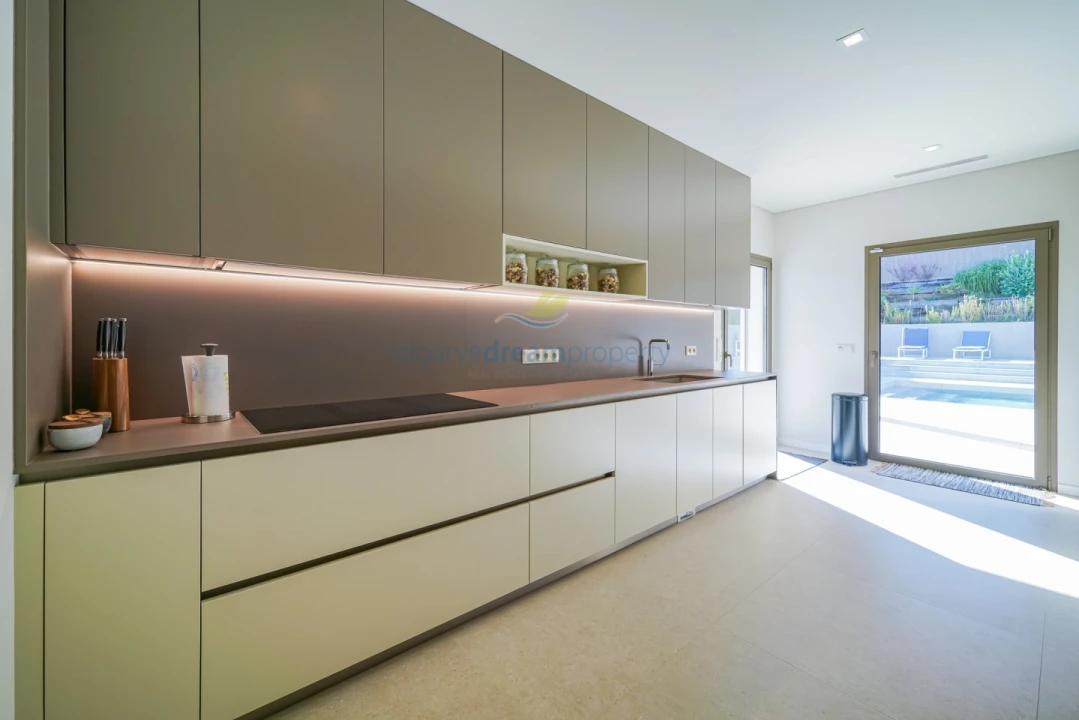 Moradia T5 para Venda em Albufeira e Olhos de Água Foto 10