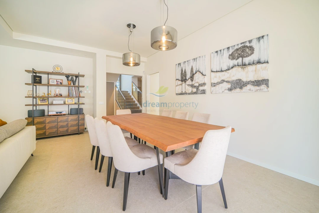 Moradia T5 para Venda em Albufeira e Olhos de Água Foto 16