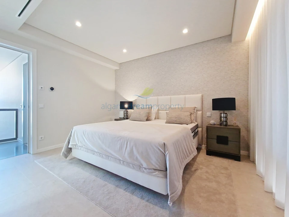 Moradia T5 para Venda em Albufeira e Olhos de Água Foto 30