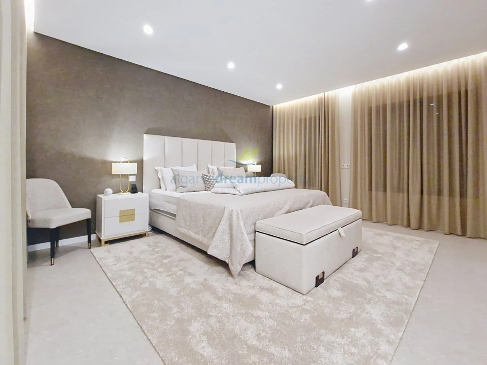 Moradia T5 para Venda em Albufeira e Olhos de Água Foto 36