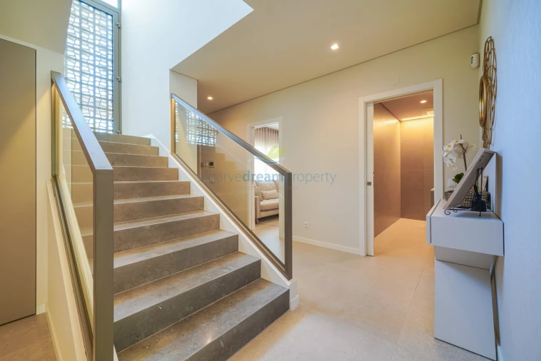 Moradia T5 para Venda em Albufeira e Olhos de Água Foto 5