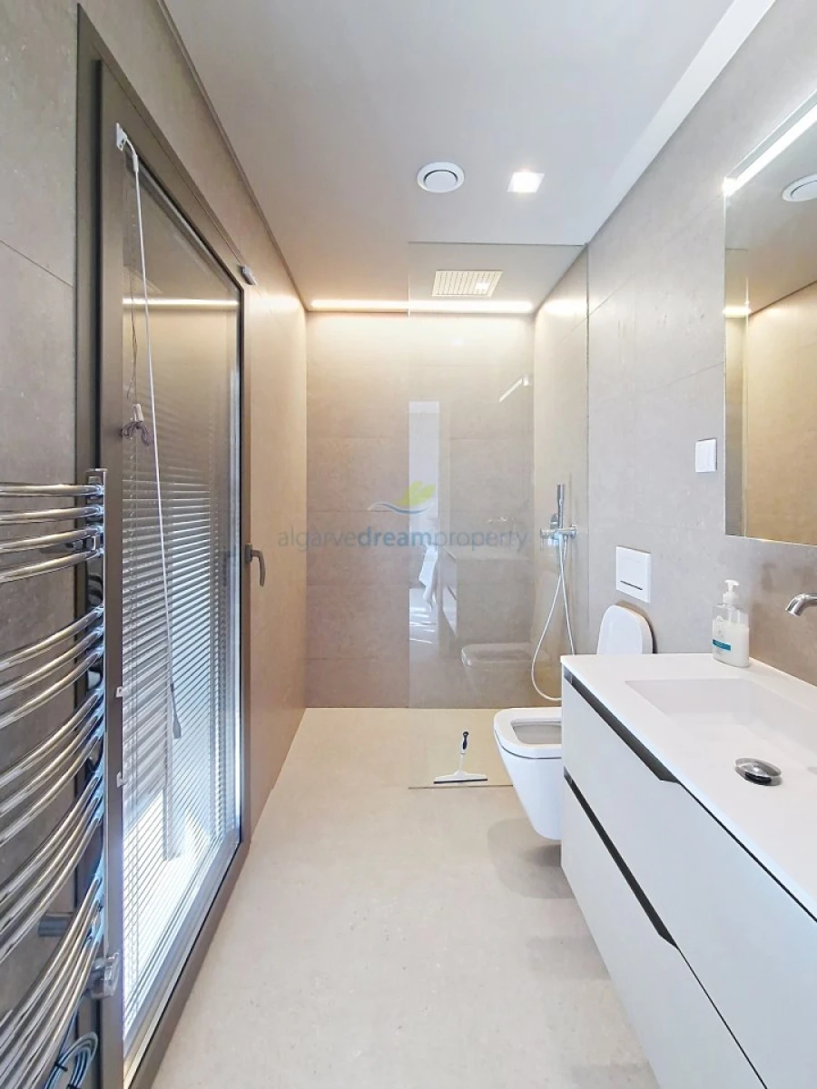 Moradia T5 para Venda em Albufeira e Olhos de Água Foto 33