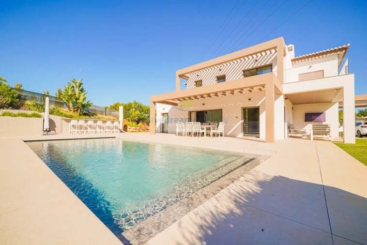 Moradia T5 para Venda em Albufeira e Olhos de Água Foto 50