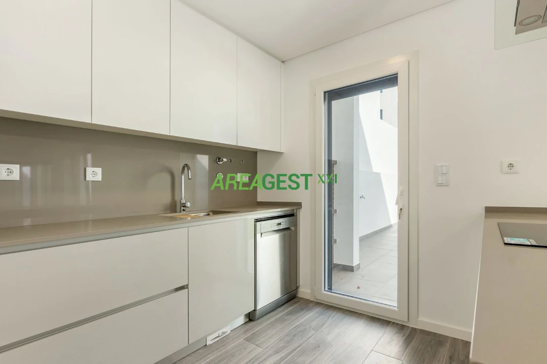 Moradia T4 para Venda em Ramada e Caneças Foto 8