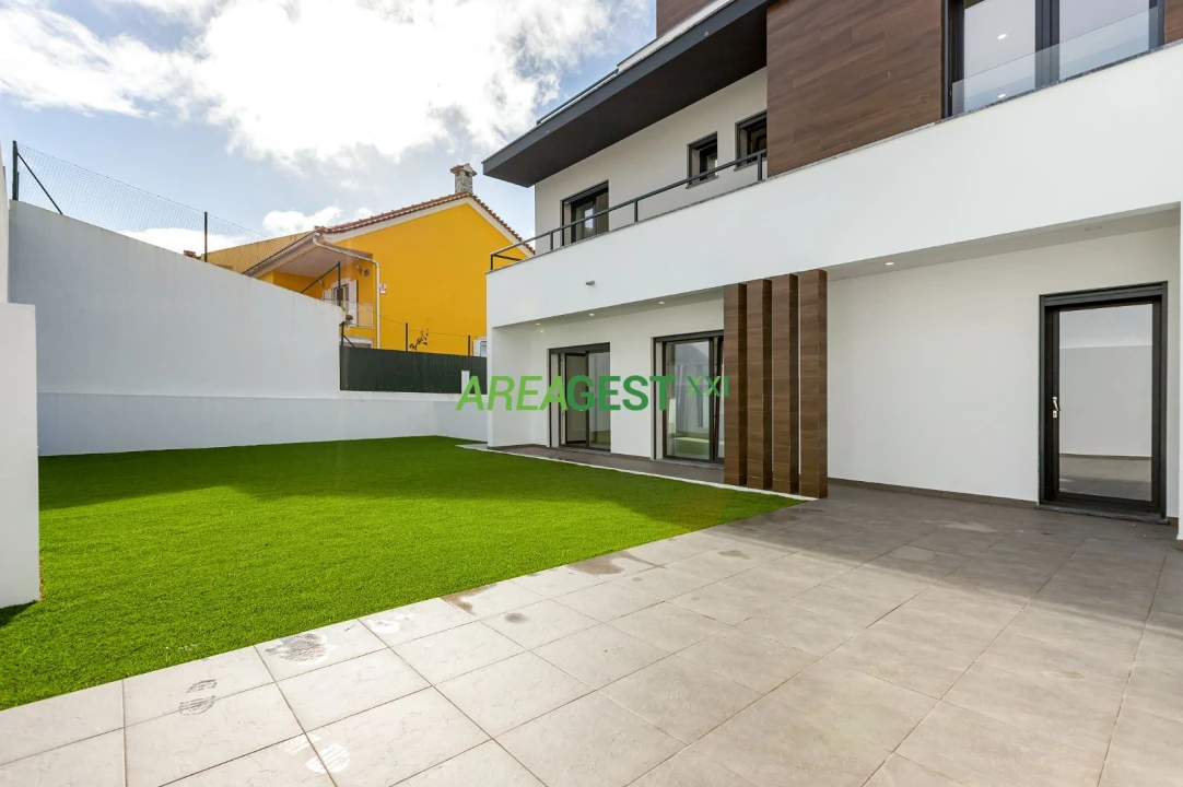 Moradia T4 para Venda em Ramada e Caneças Foto 24