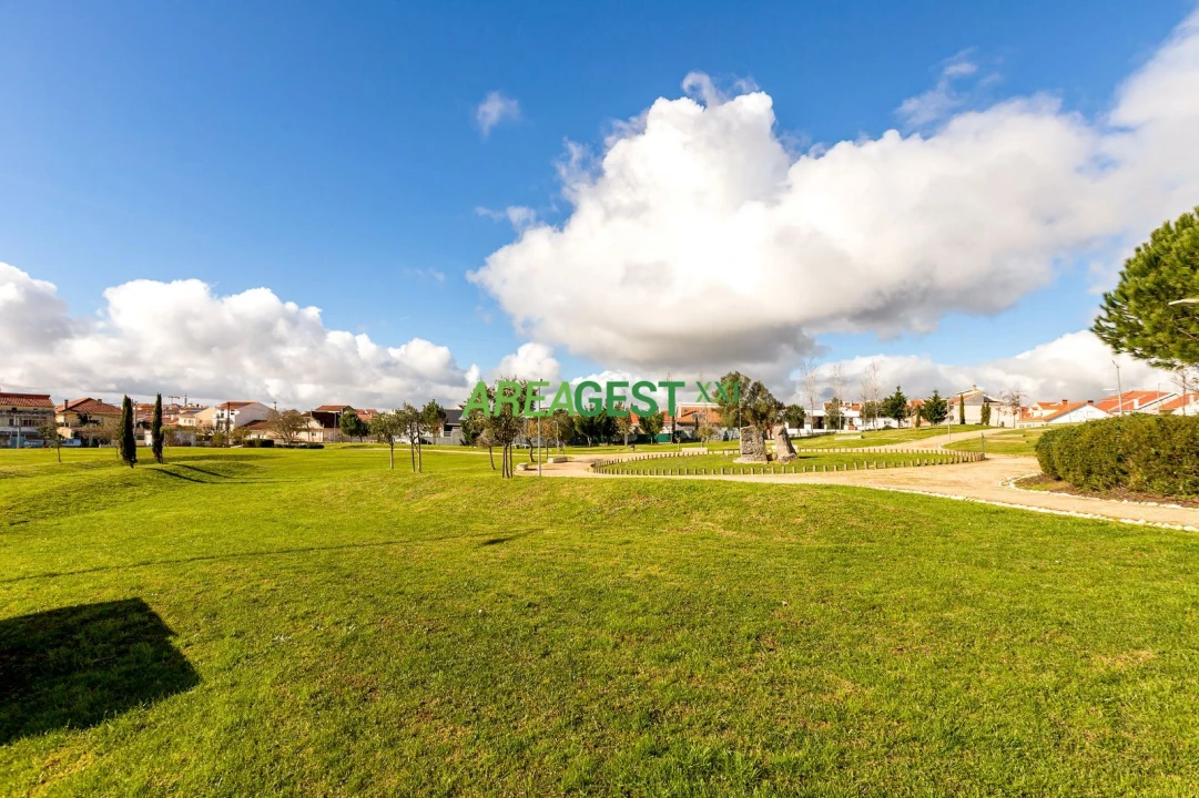 Moradia T4 para Venda em Ramada e Caneças Foto 25