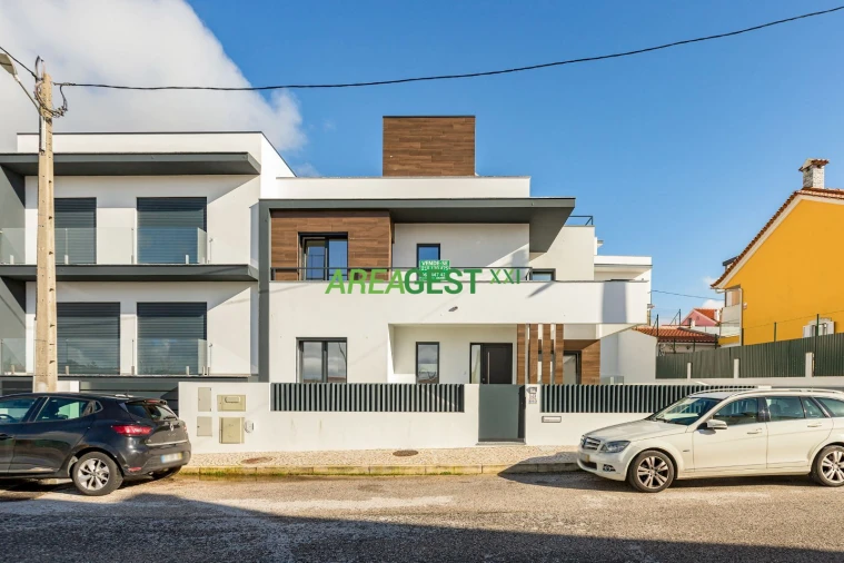 Moradia T4 para Venda em Ramada e Caneças Foto 2