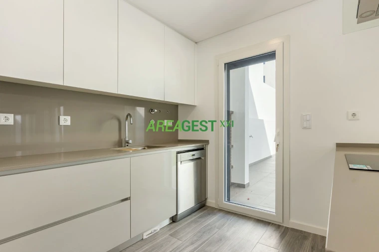 Moradia T4 para Venda em Ramada e Caneças Foto 8