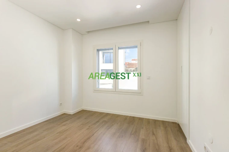 Moradia T4 para Venda em Ramada e Caneças Foto 12