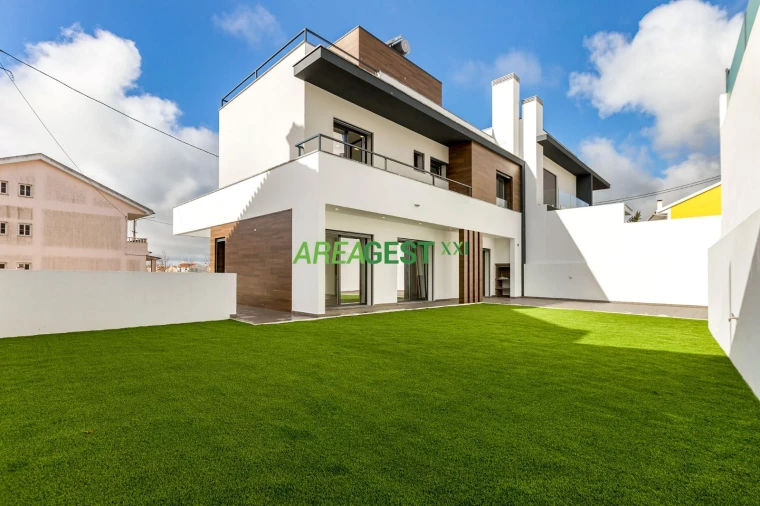 Moradia T4 para Venda em Ramada e Caneças Foto 23