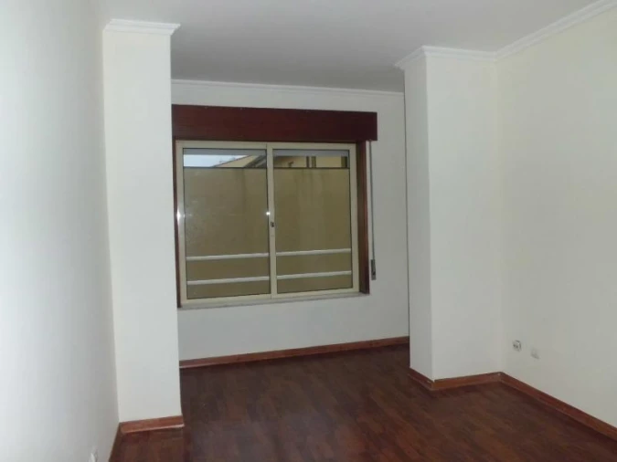 Apartamento T2 para Arrendamento em Cidade da Maia Foto 7