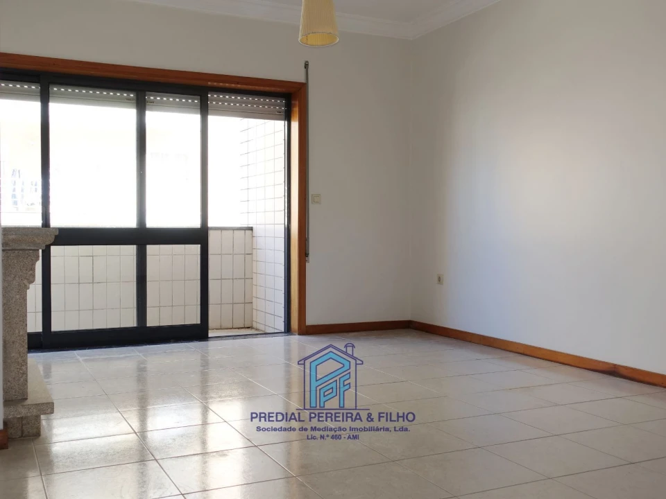 Apartamento T2 para Arrendamento em Rio Tinto Foto 5