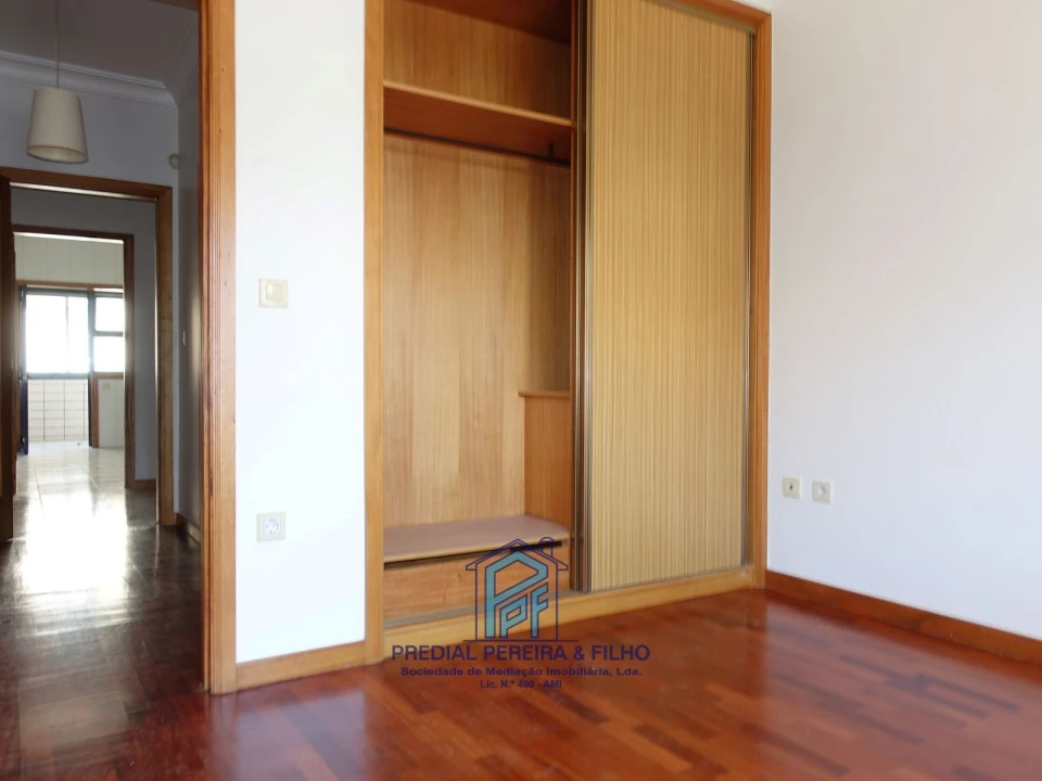 Apartamento T2 para Arrendamento em Rio Tinto Foto 16