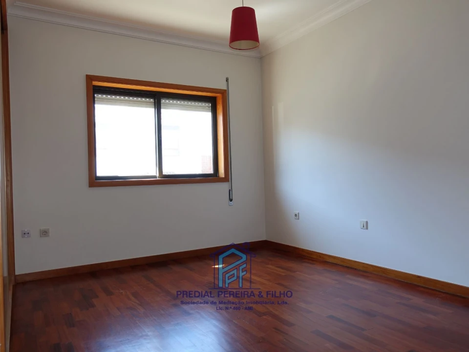 Apartamento T2 para Arrendamento em Rio Tinto Foto 18