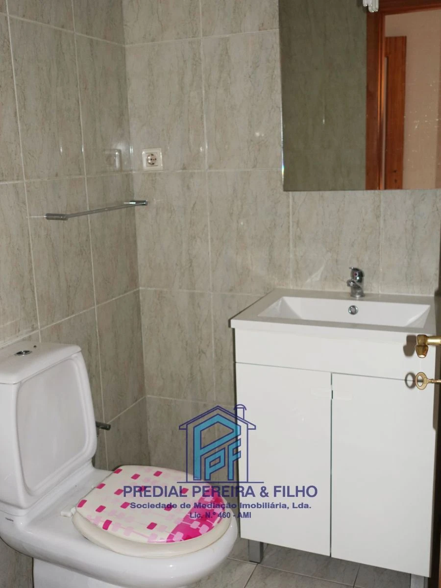 Apartamento T2 para Arrendamento em Rio Tinto Foto 12