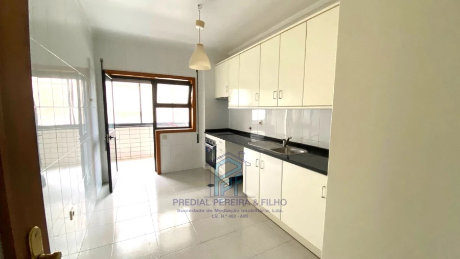 Apartamento T2 para Arrendamento em Rio Tinto Foto 1