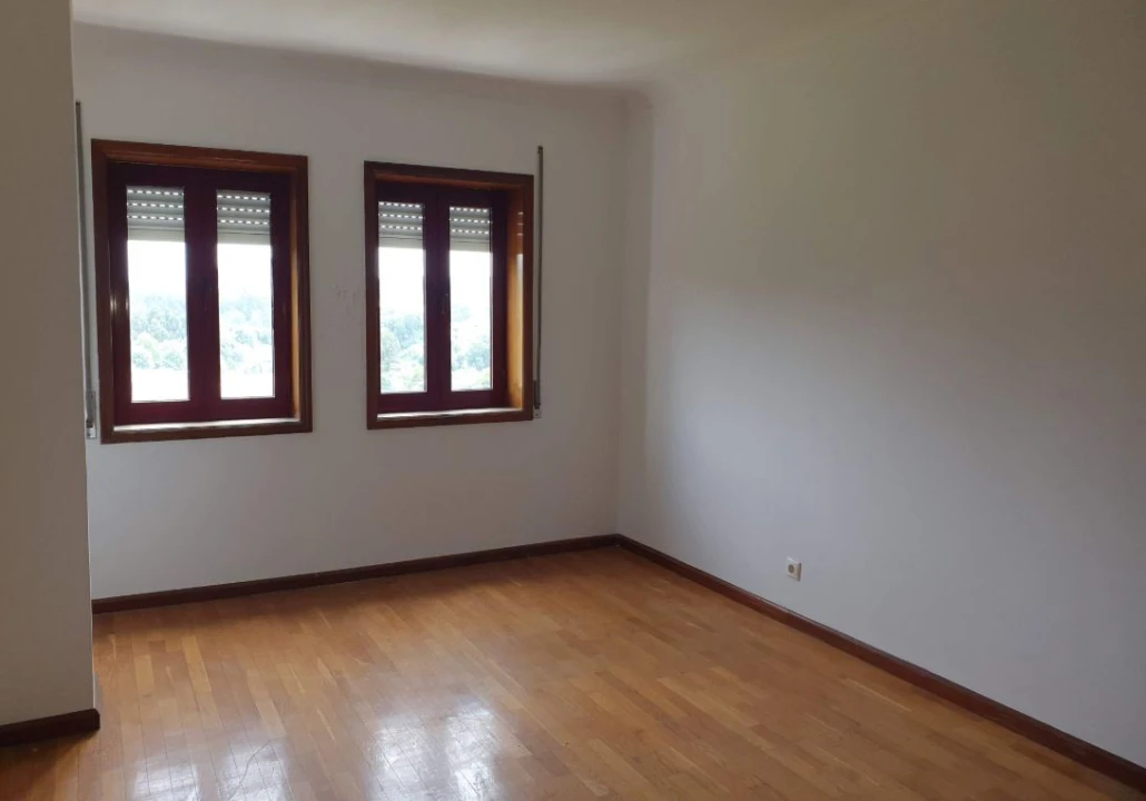 Apartamento T2 para Venda em Arcozelo Foto 8