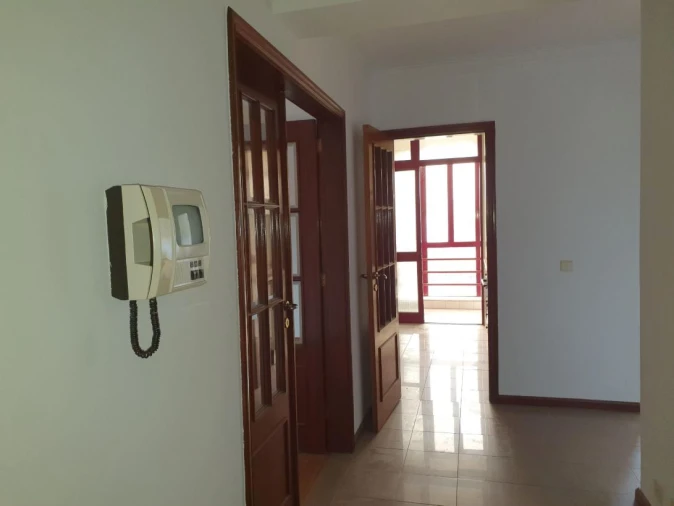 Apartamento T2 para Venda em Arcozelo Foto 4