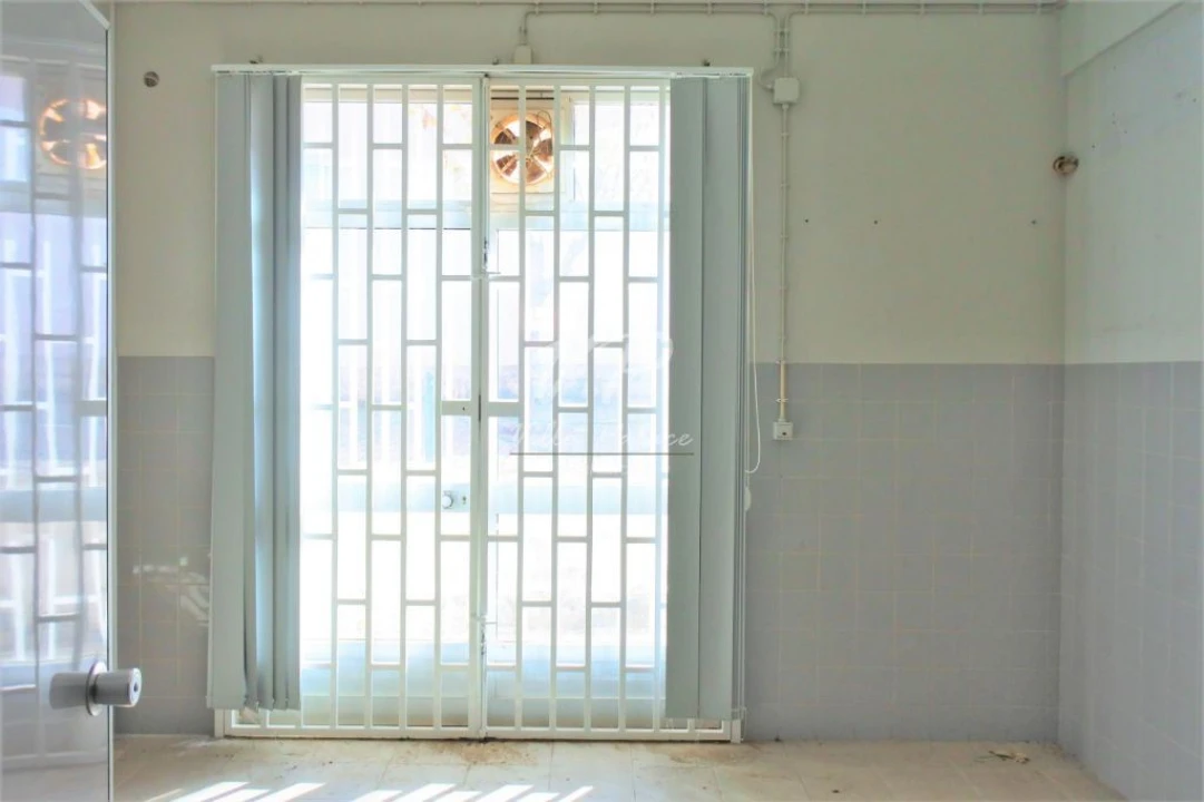 Loja para Venda em Santo António dos Cavaleiros e Frielas Foto 10