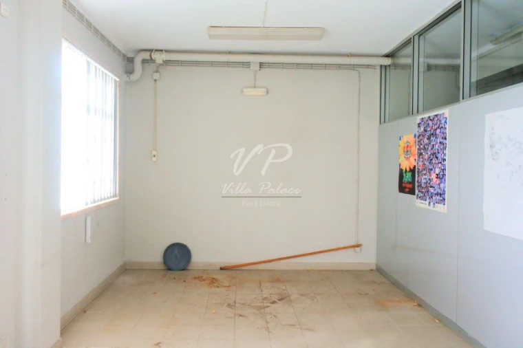 Loja para Venda em Santo António dos Cavaleiros e Frielas Foto 3