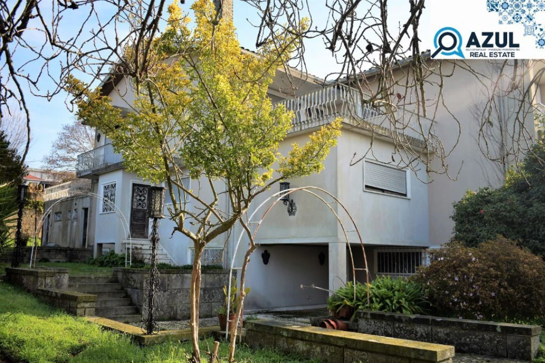 Moradia T7 para Venda em Arrifana Foto 1