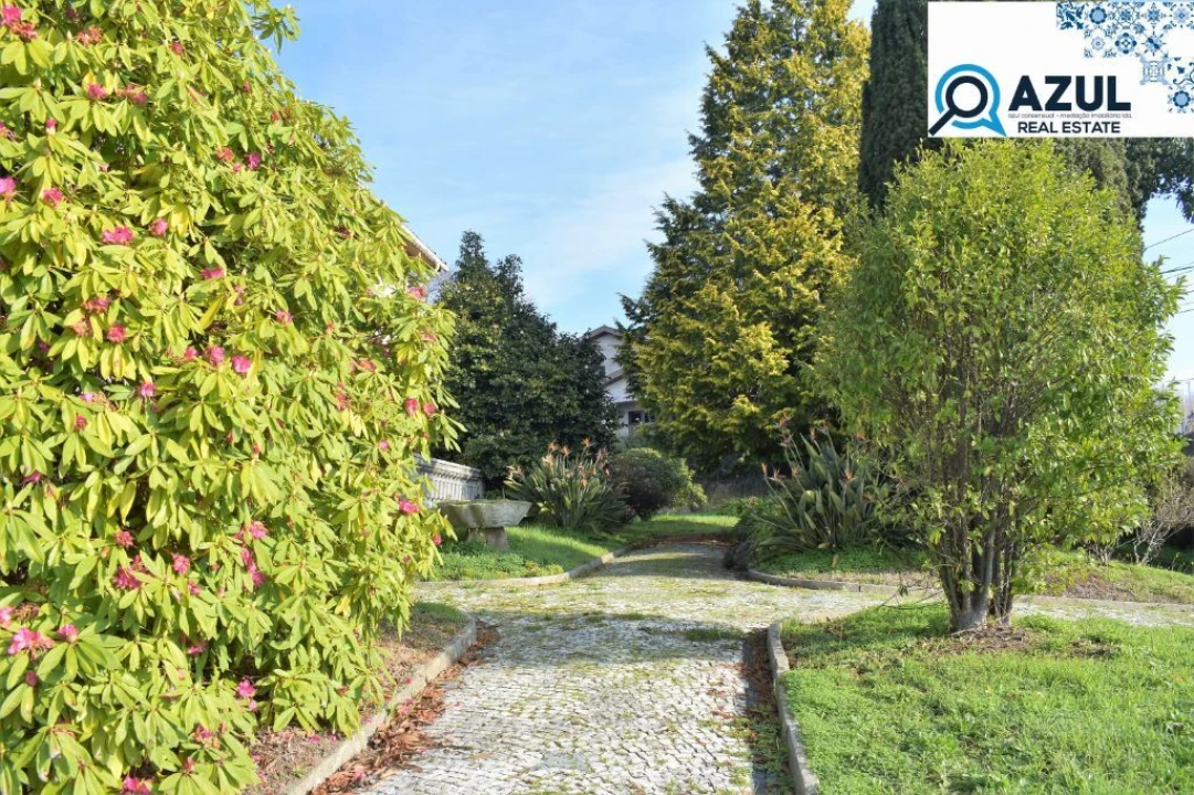 Moradia T7 para Venda em Arrifana Foto 12