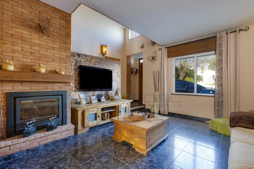 Moradia T4 para Venda em Lagos (São Sebastião e Santa Maria) Foto 5