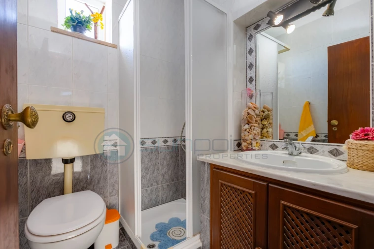 Moradia T4 para Venda em Lagos (São Sebastião e Santa Maria) Foto 17