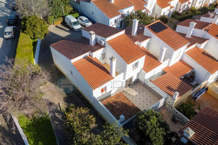 Moradia T4 para Venda em Lagos (São Sebastião e Santa Maria) Foto 23