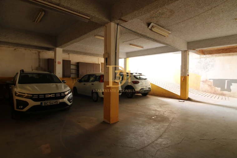 Loja para Arrendamento em Camara de Lobos Foto 2