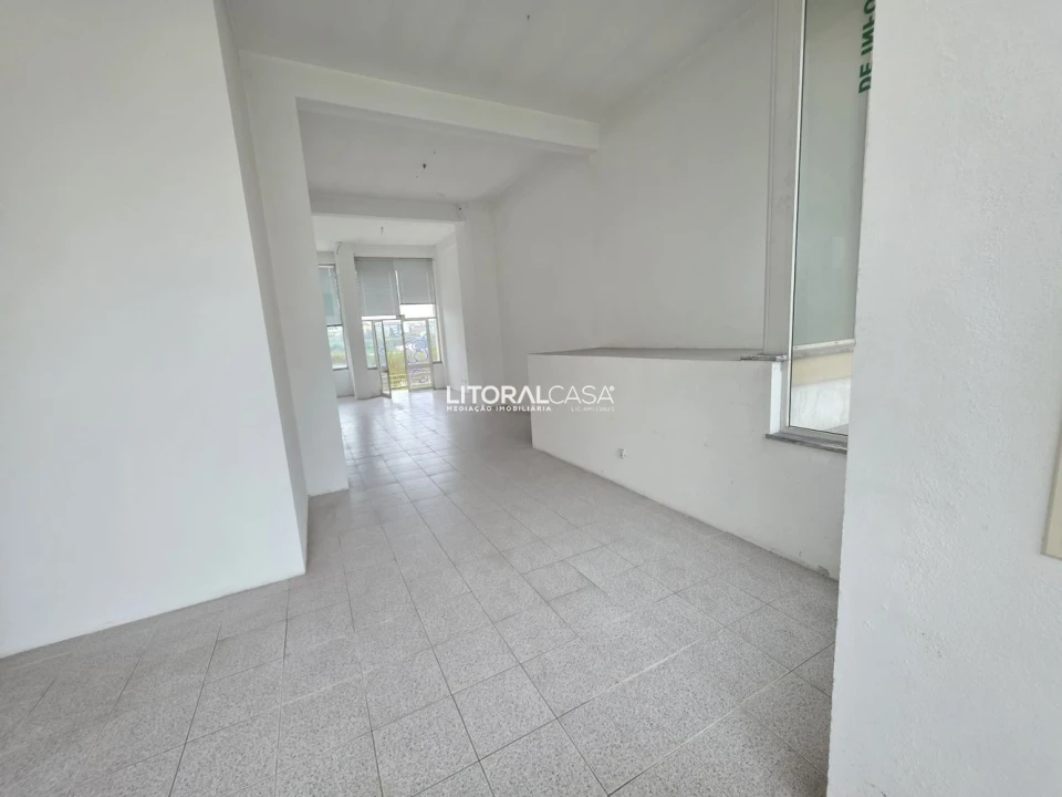 Loja para Arrendamento em Esgueira Foto 9