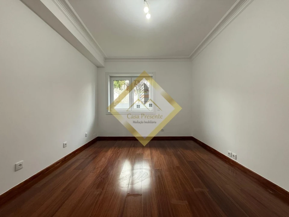 Apartamento T3 para Venda em Oliveira do Douro Foto 21