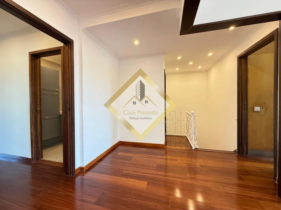 Apartamento T3 para Venda em Oliveira do Douro Foto 4