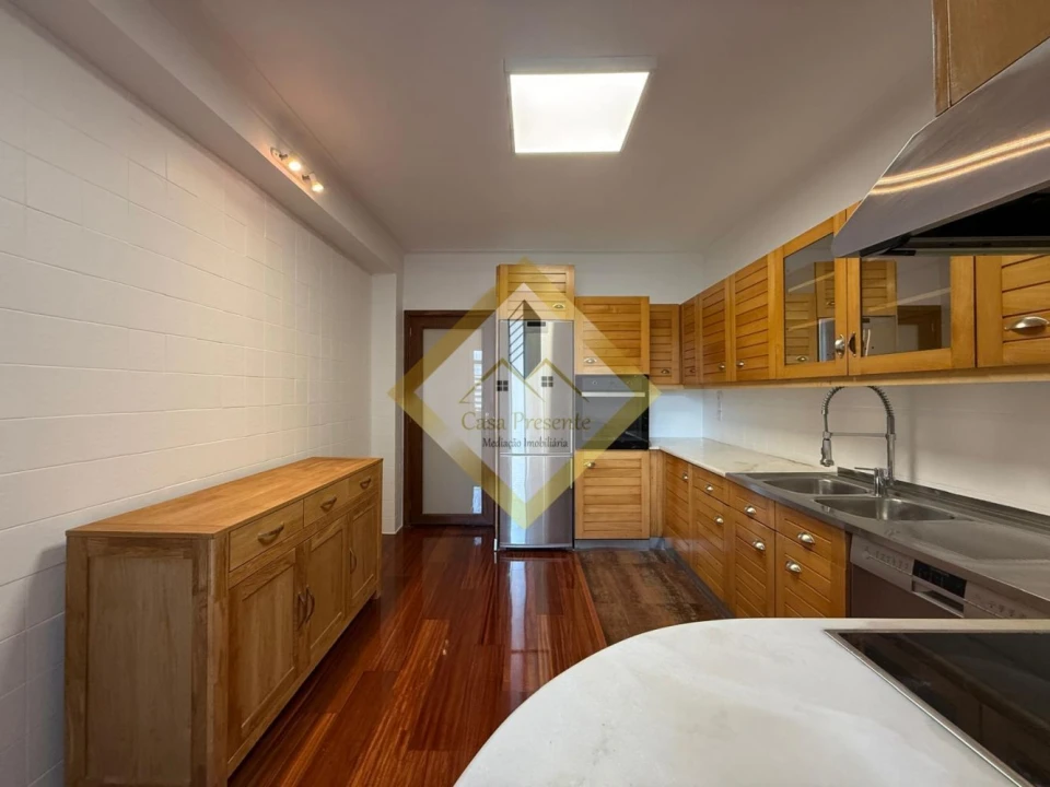 Apartamento T3 para Venda em Oliveira do Douro Foto 9