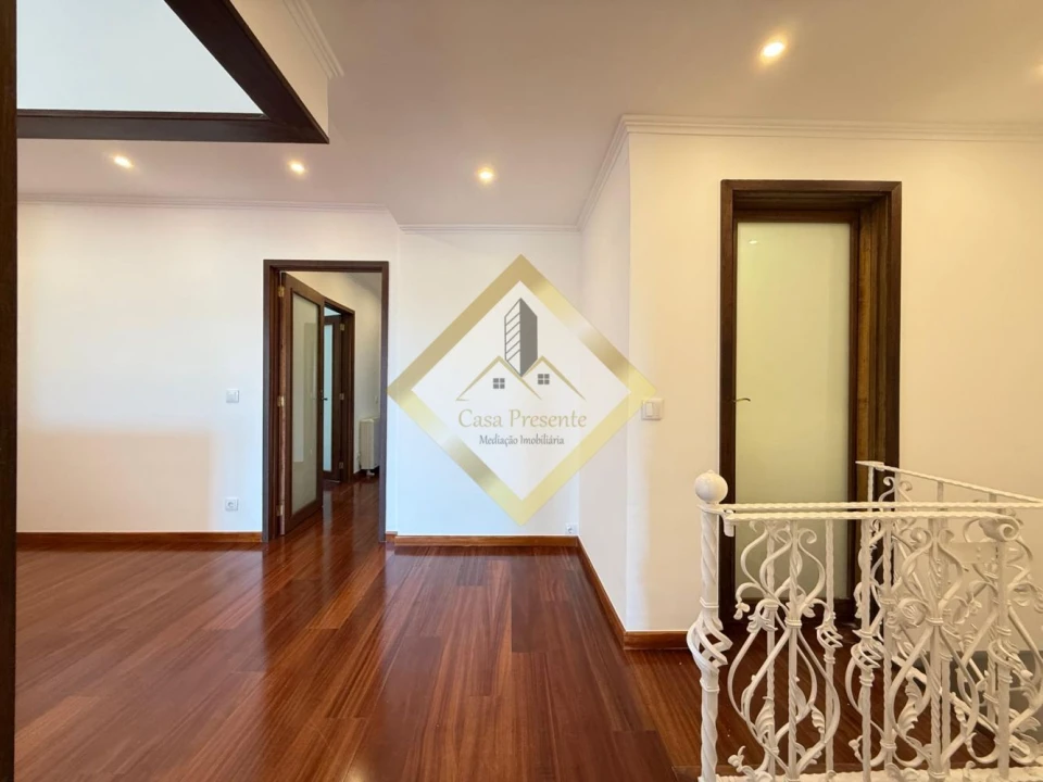 Apartamento T3 para Venda em Oliveira do Douro Foto 16