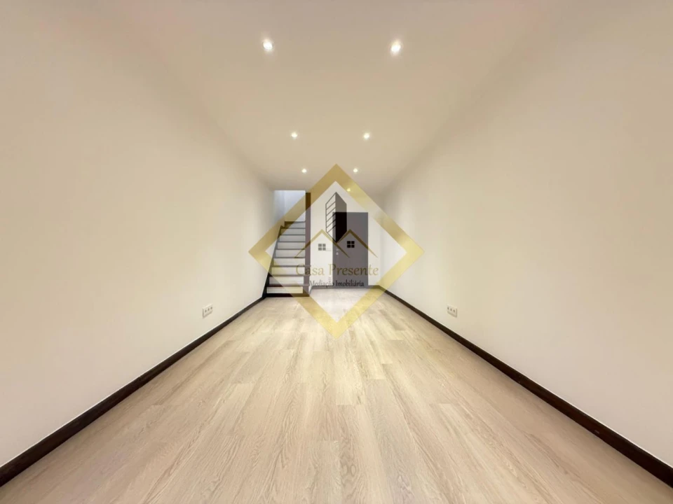 Apartamento T3 para Venda em Oliveira do Douro Foto 20