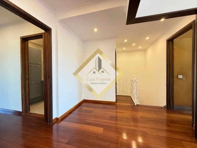 Apartamento T3 para Venda em Oliveira do Douro Foto 4