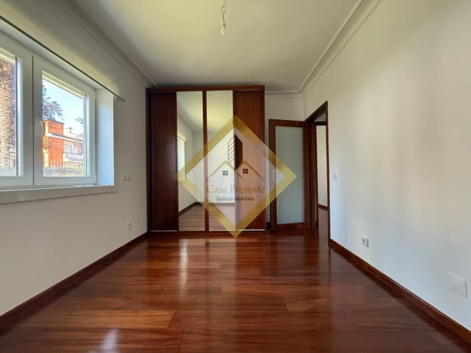 Apartamento T3 para Venda em Oliveira do Douro Foto 24