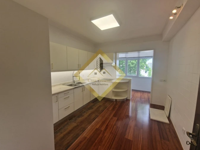 Apartamento T3 para Venda em Oliveira do Douro Foto 13