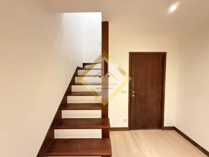 Apartamento T3 para Venda em Oliveira do Douro Foto 17