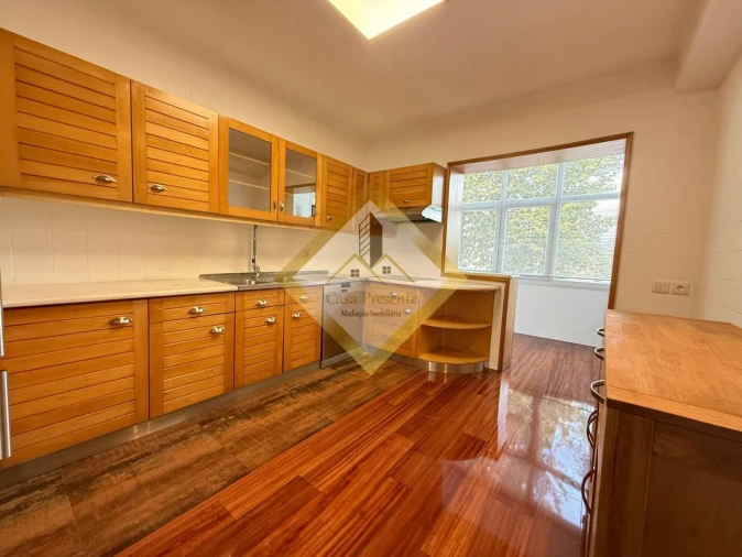 Apartamento T3 para Venda em Oliveira do Douro Foto 6