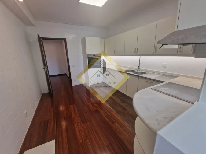 Apartamento T3 para Venda em Oliveira do Douro Foto 12