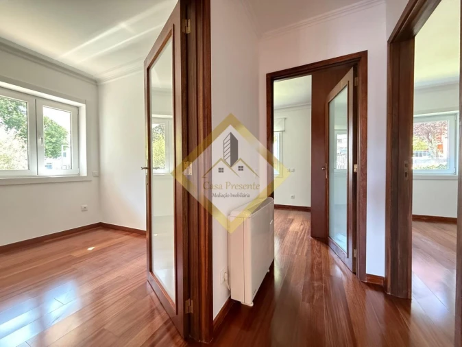 Apartamento T3 para Venda em Oliveira do Douro Foto 3