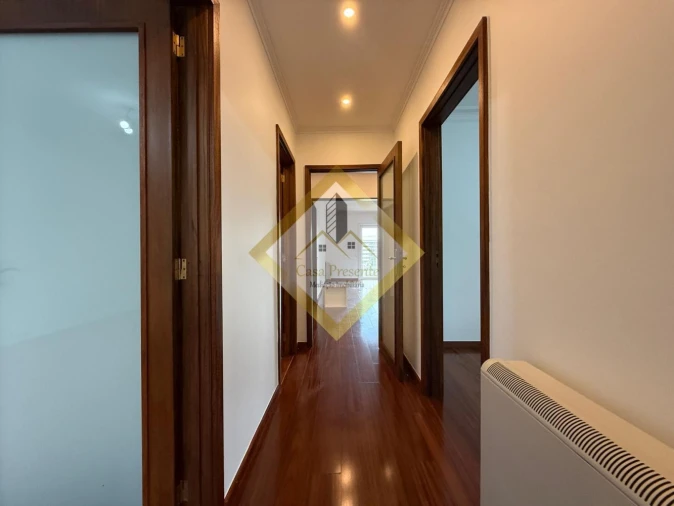 Apartamento T3 para Venda em Oliveira do Douro Foto 7